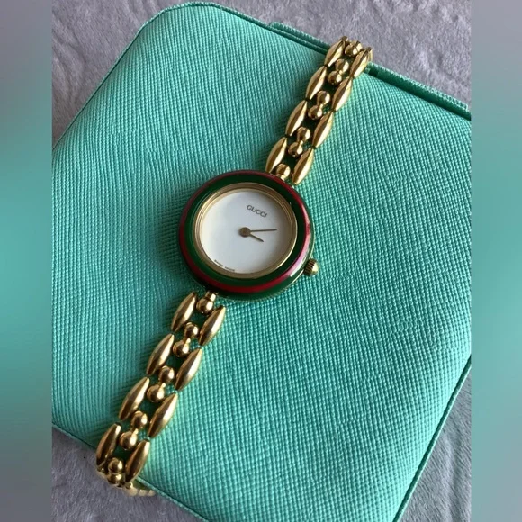 Gucci dressy chain bracelet watch with bezel set🌟🌟🌟 - Picture 7 of 11